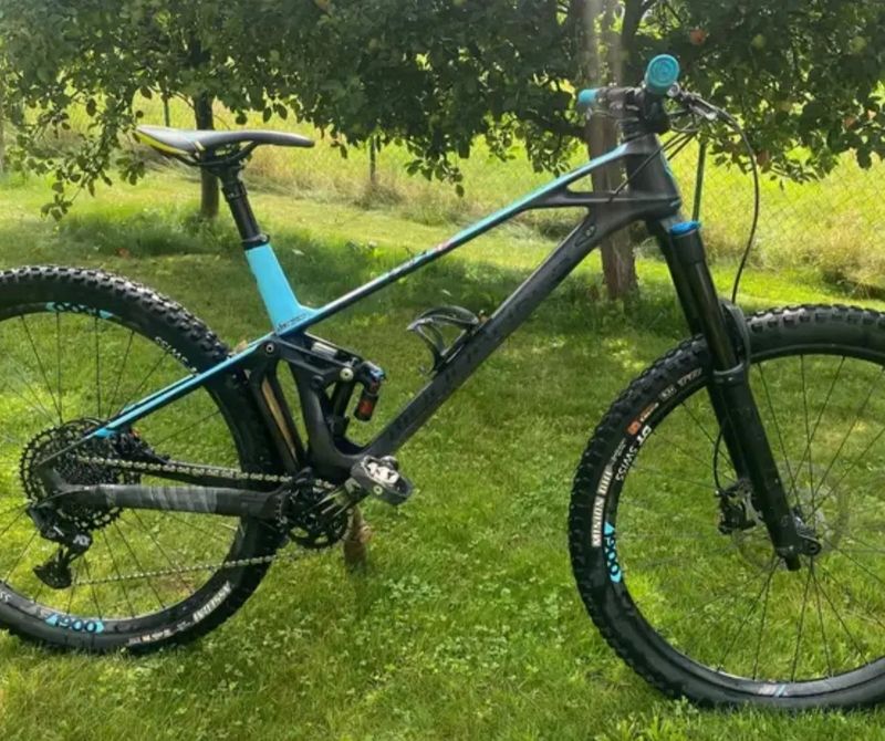 Mondraker Foxy R, 29", karbon
