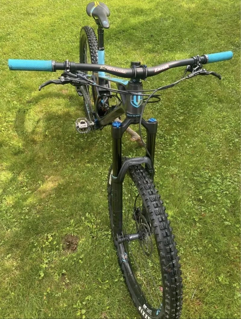 Mondraker Foxy R, 29", karbon