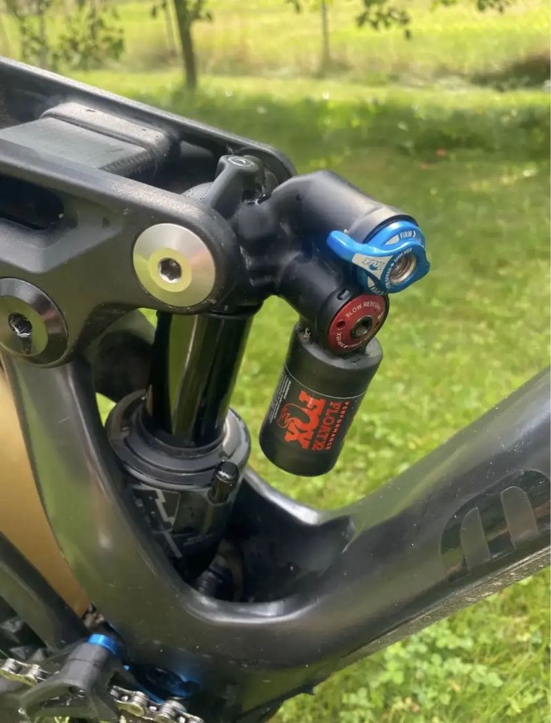 Mondraker Foxy R, 29", karbon