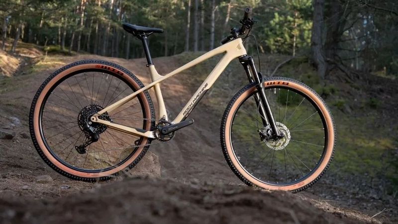 Rock Machine Blizz Cr 30 / Matte Sand / 29x17.0" (M)