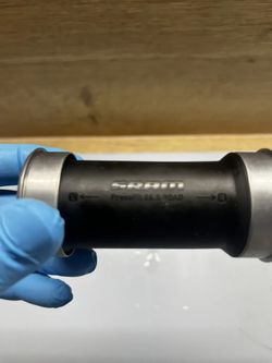 Prodám středovou osu SRAM DUB Pressfit