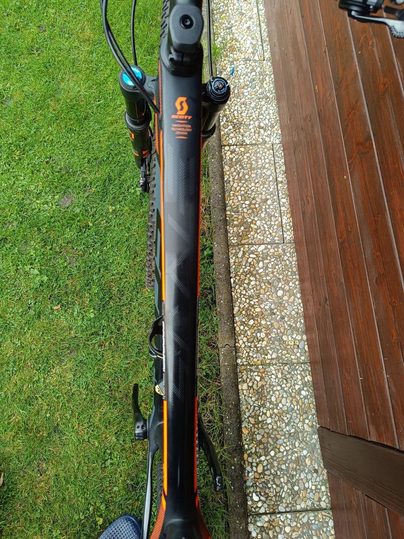 SCOTT SCALE 910 - osazeno komplet Shimano XT - hmotnost 10kg!!