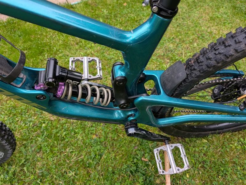 Nukeproof Giga 297