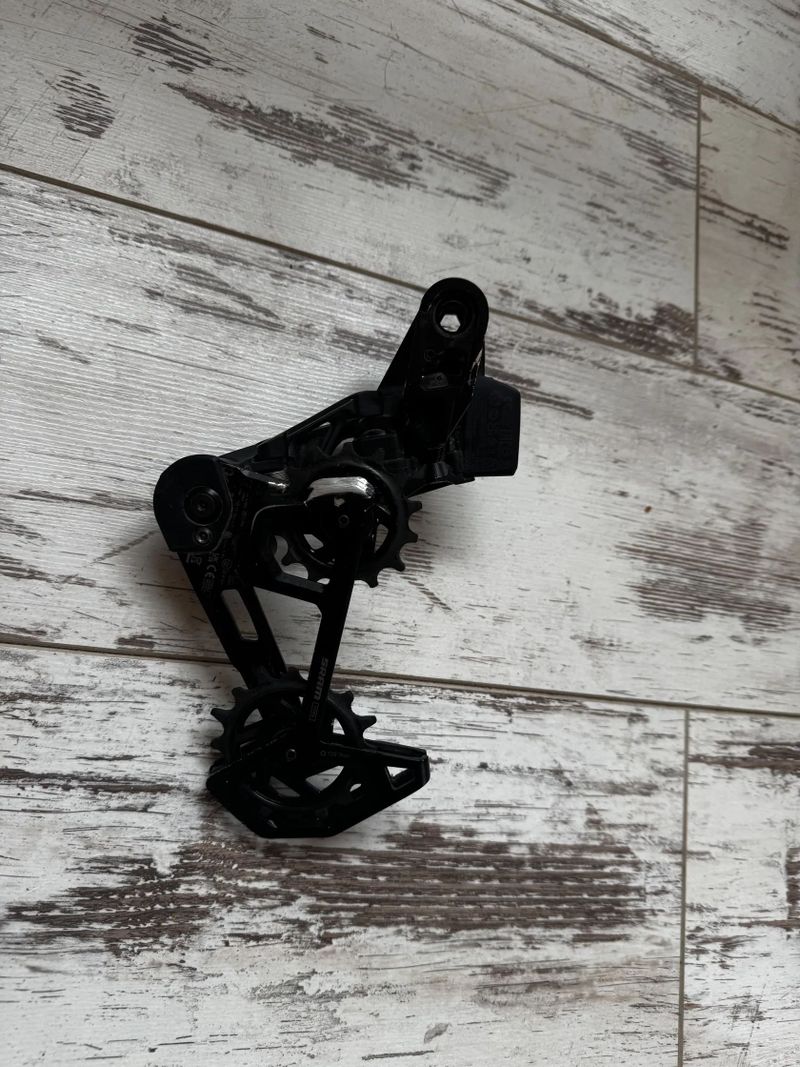 Přehazovačka SRAM X0 T-TYPE EAGLE AXS s řazením a baterií