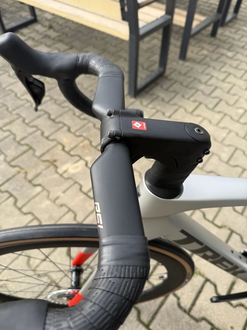 KARBONOVÉ AERO ŘÍDÍTKA TREK RSL