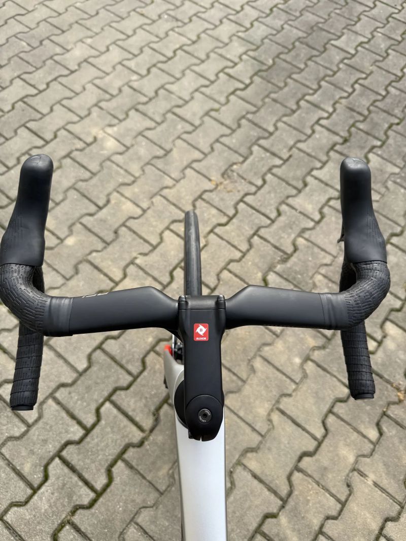 KARBONOVÉ AERO ŘÍDÍTKA TREK RSL