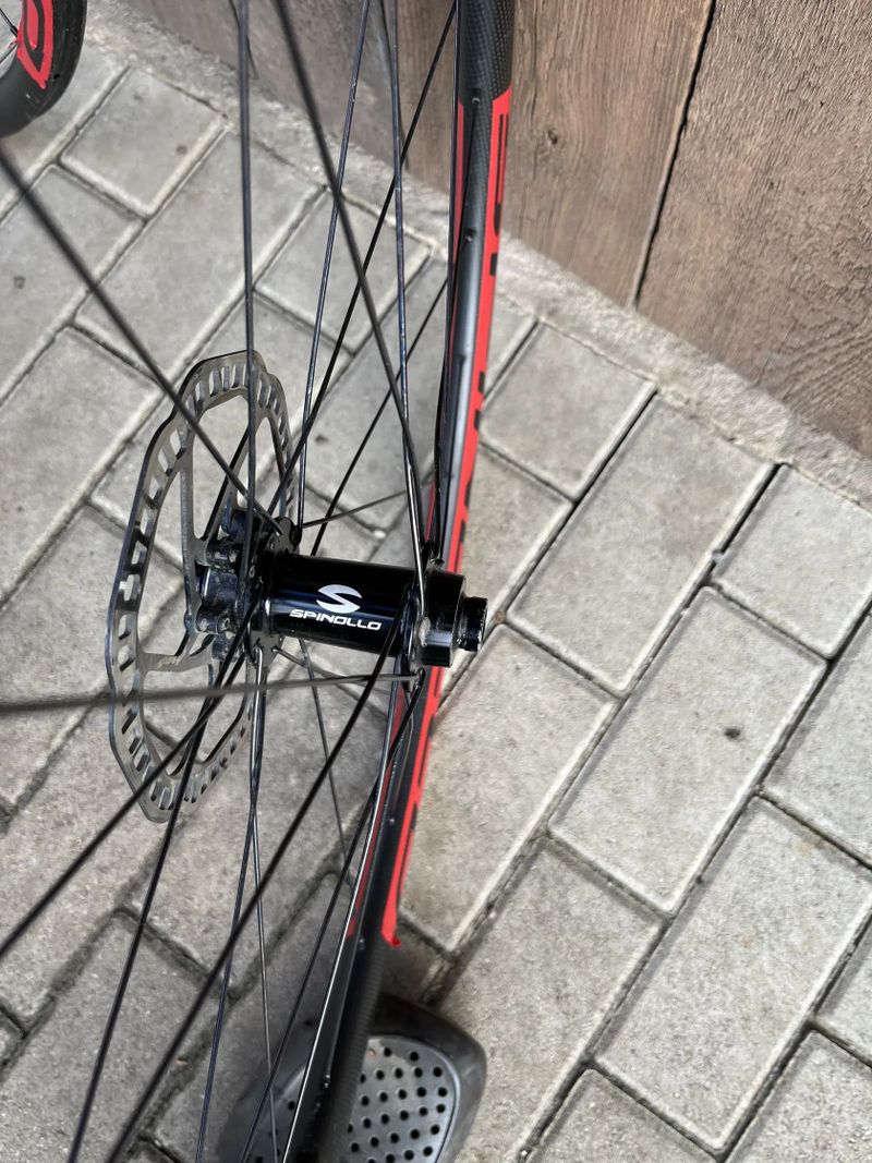 Prodám karbonová cyklokrosová kola spinollo