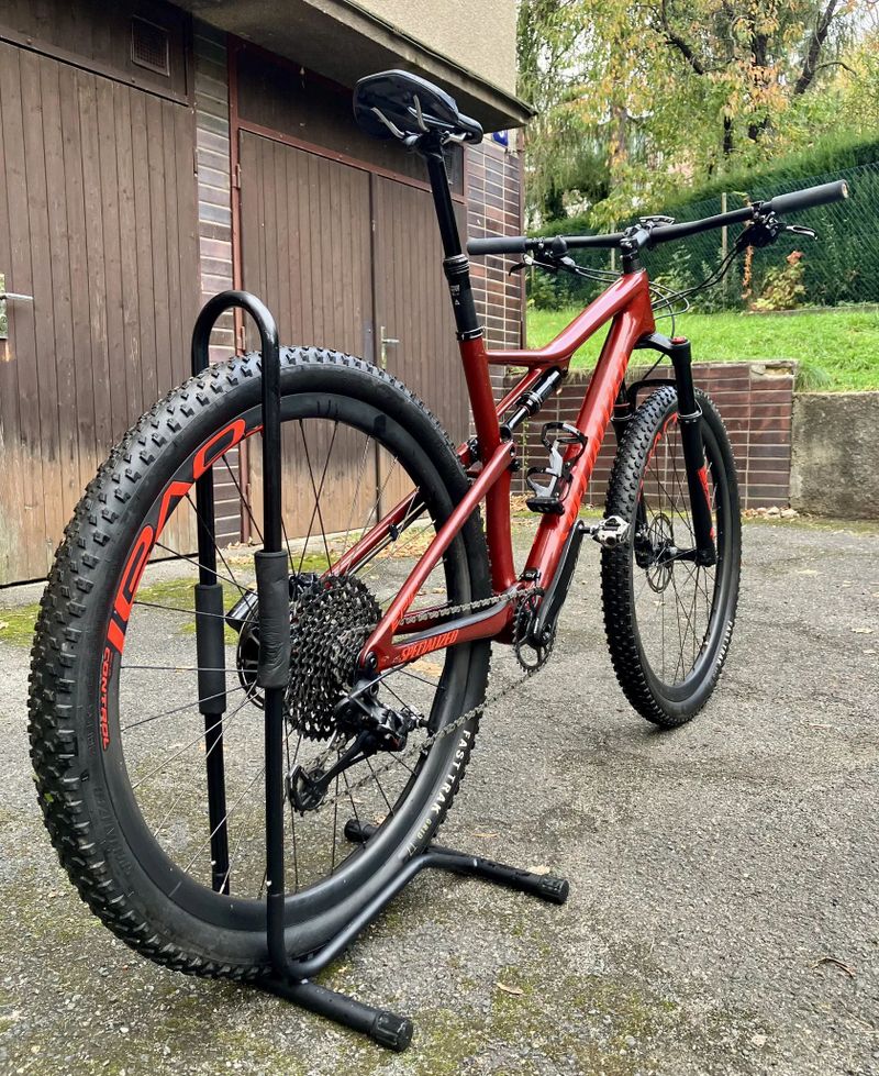 Specialized Epic Expert 2020 full XC, karbon, SRAM GX Eagle, po servisu – vel. L