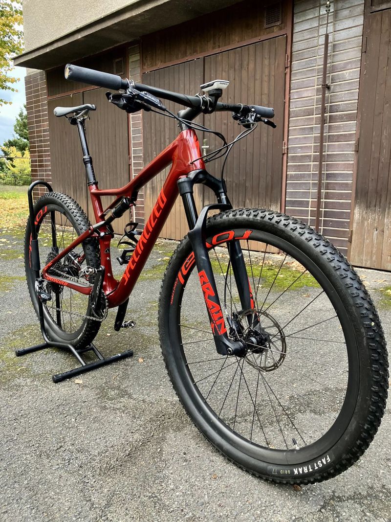 Specialized Epic Expert 2020 full XC, karbon, SRAM GX Eagle, po servisu – vel. L