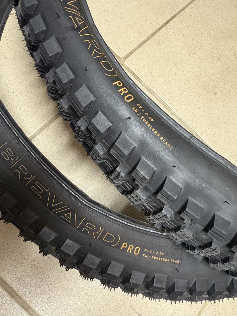 Pláště Bontrager Brevard 