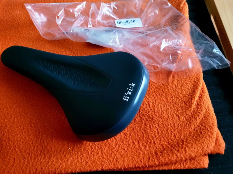 Nové sedlo Fizik Terra Alpaca X5 - 225g