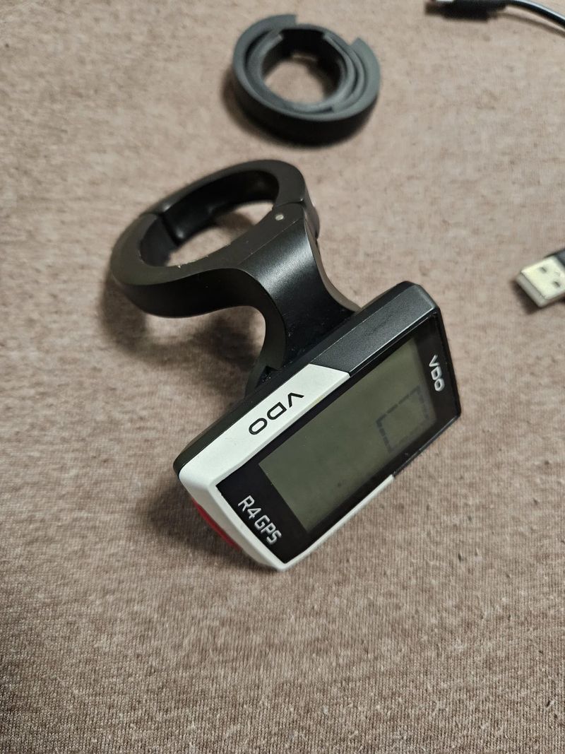 VDO R4 GPS