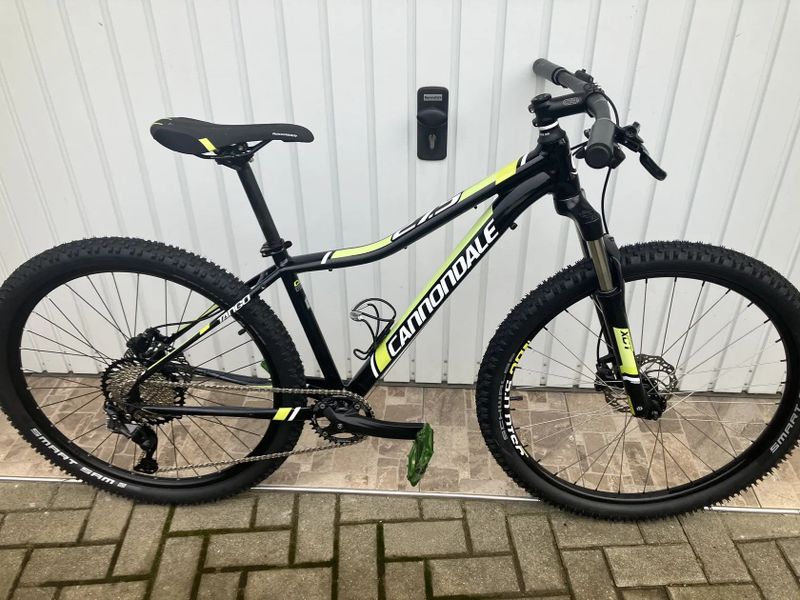 Cannondale pro juniory nebo menší postavy