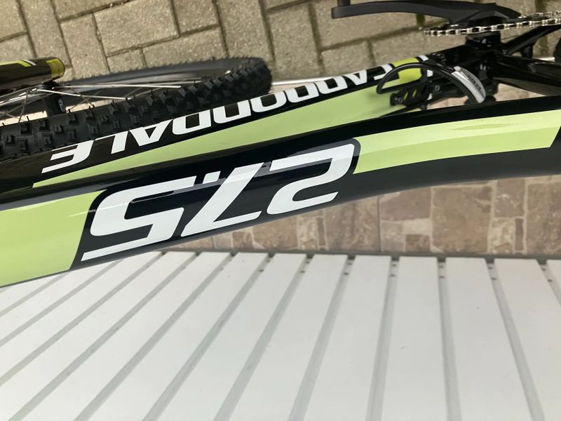 Cannondale pro juniory nebo menší postavy