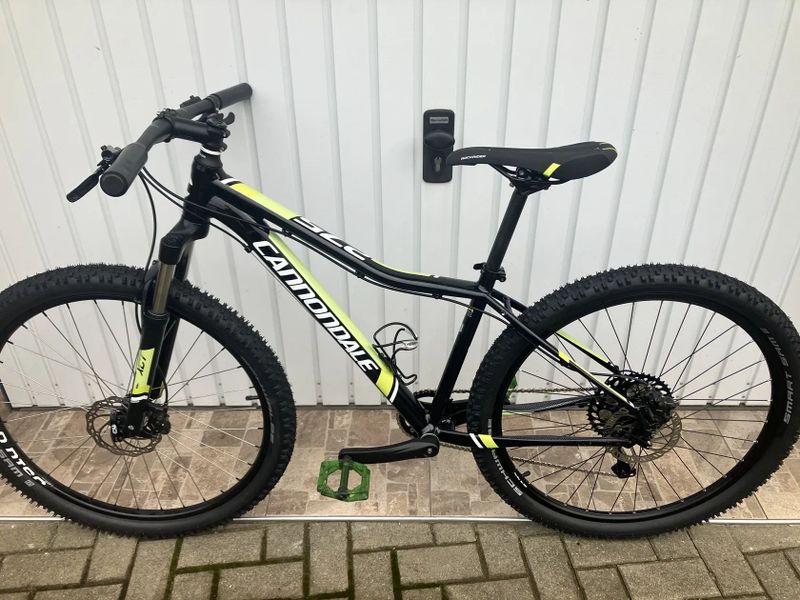 Cannondale pro juniory nebo menší postavy