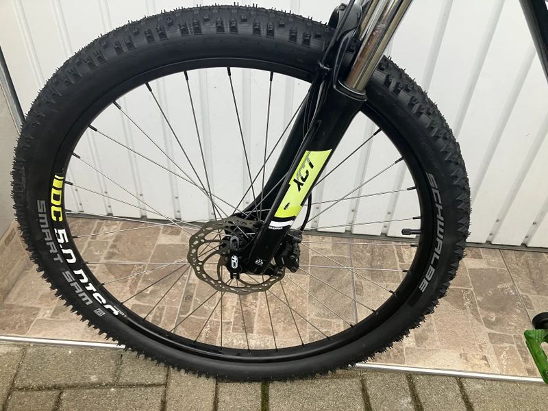 Cannondale pro juniory nebo menší postavy