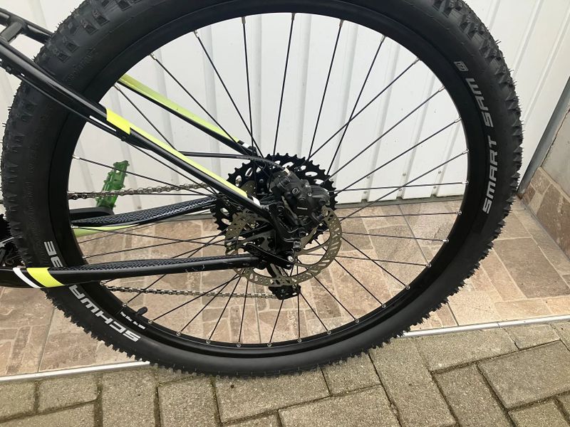 Cannondale pro juniory nebo menší postavy