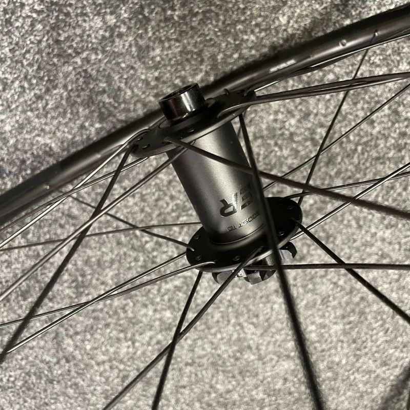 Výprodej nových kol Bontrager Kovee 110/148 mm, Shimano (sety+přední) 29 palců