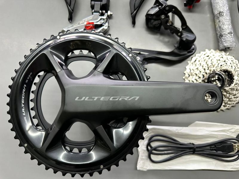 Schimano 105 12sp Di2 - nová kompletní.