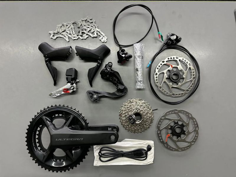 Schimano 105 12sp Di2 - nová kompletní.