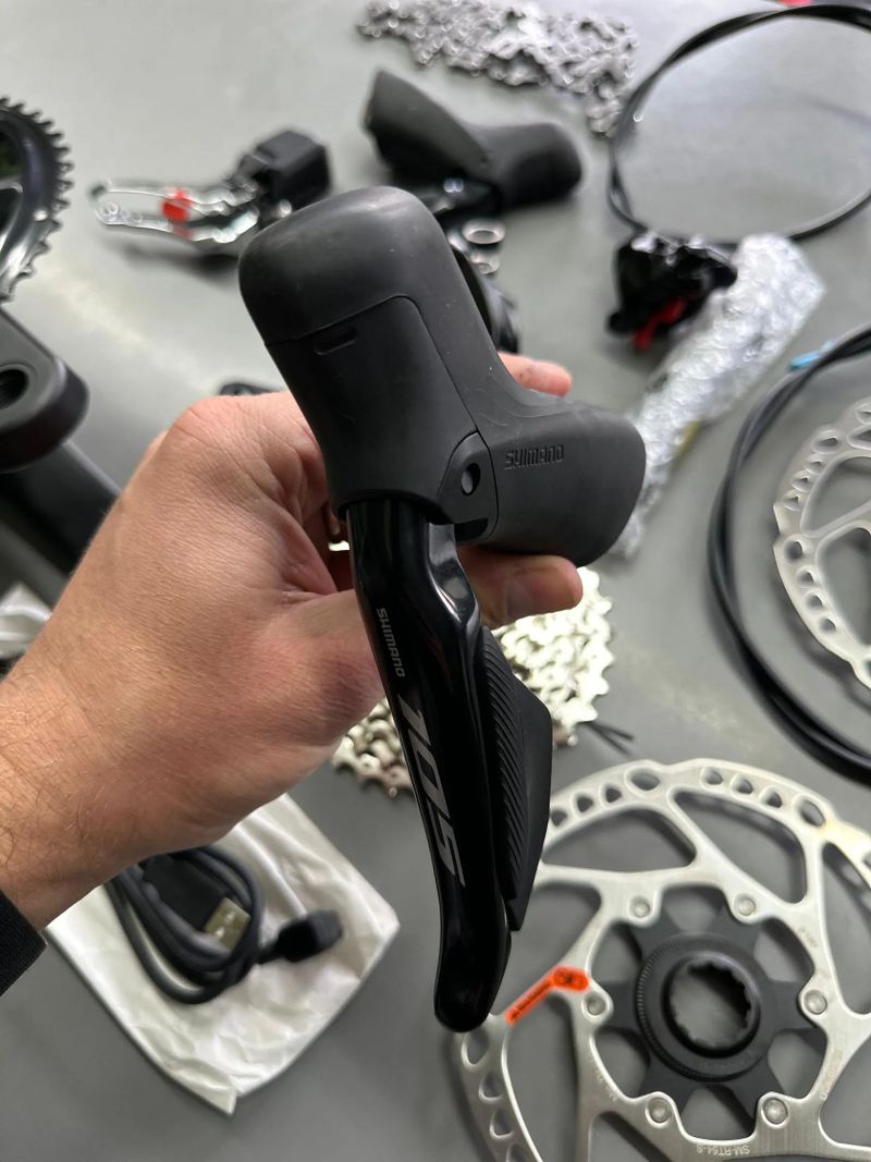 Schimano 105 12sp Di2 - nová kompletní.