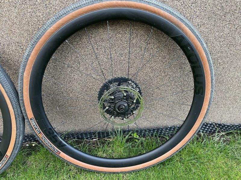 Zapletená gravel kola Bontrager Aeolus Elite 35V