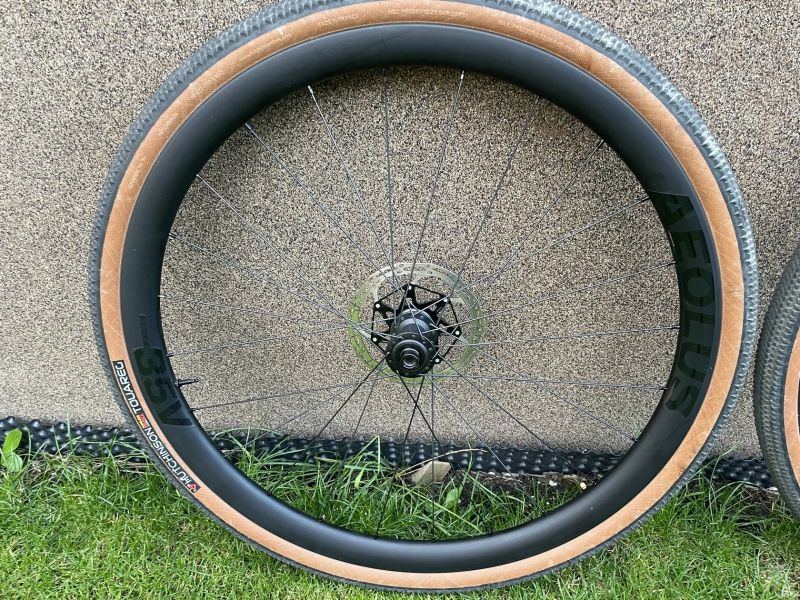 Zapletená gravel kola Bontrager Aeolus Elite 35V