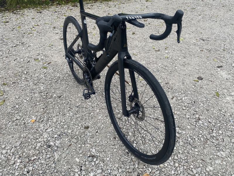 Canyon Aeroad CFR vel.56
