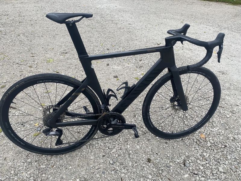 Canyon Aeroad CFR vel.56