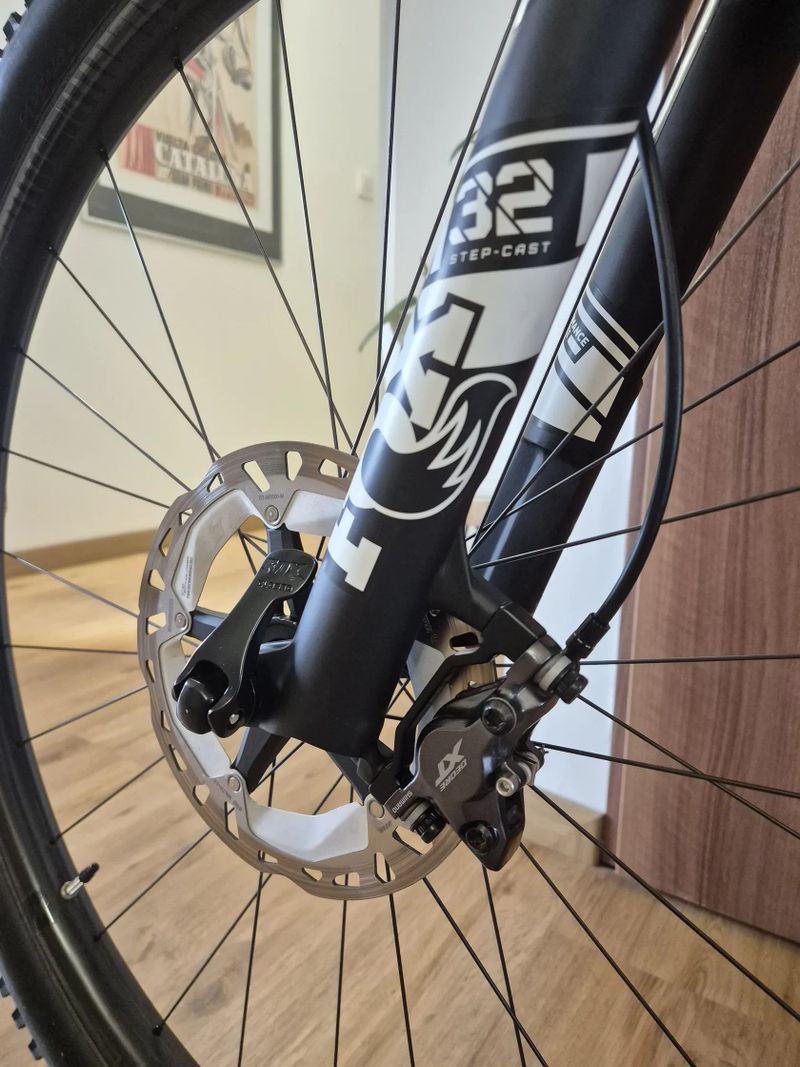 Canyon Exceed CF7 - karbon kola