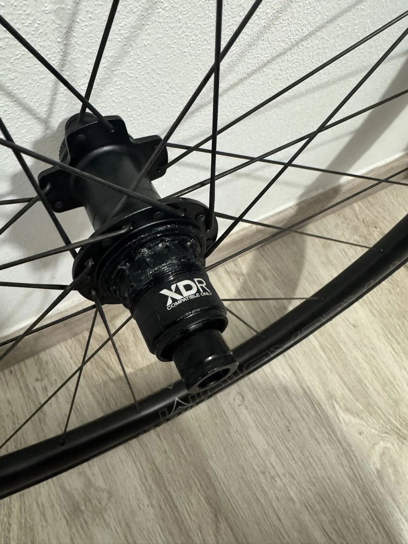 Karbonová kola Velomann paladium 33mm / sram XDR