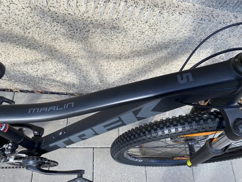 27.5" dívčí horské kolo Trek Marlin 5 rám S 15"