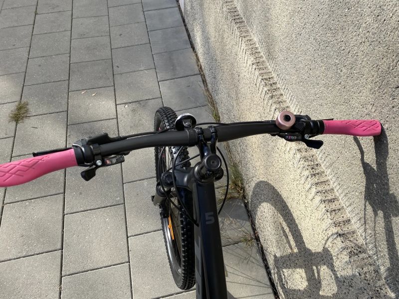 27.5" dívčí horské kolo Trek Marlin 5 rám S 15"