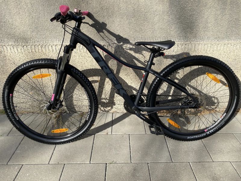 27.5" dívčí horské kolo Trek Marlin 5 rám S 15"