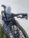 Prodám gravel BASSO PALTA 2, custom lak: RAW CARBON, SRAM AXS 1x12, komba: BASSO LEVITA, velikost S