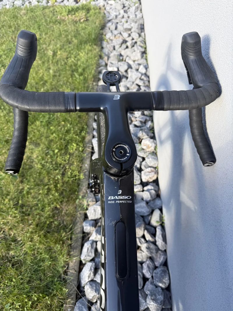 Prodám gravel BASSO PALTA 2, custom lak: RAW CARBON, SRAM AXS 1x12, komba: BASSO LEVITA, velikost S