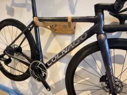 rámová sada Colnago C64 velikost 48s, včetně sedlovky COLNAGO a kokpitu DEDA VINCI
