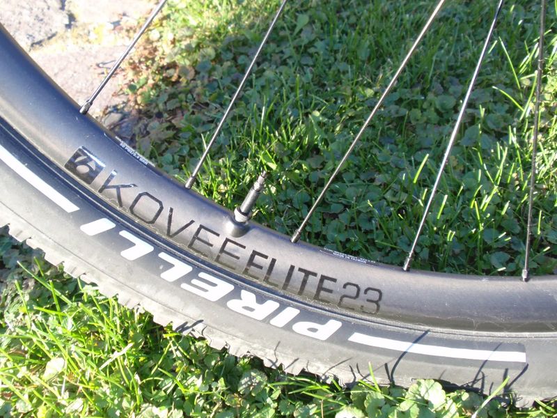 Superior XP 979 1x12 + karbon kola Bontrager