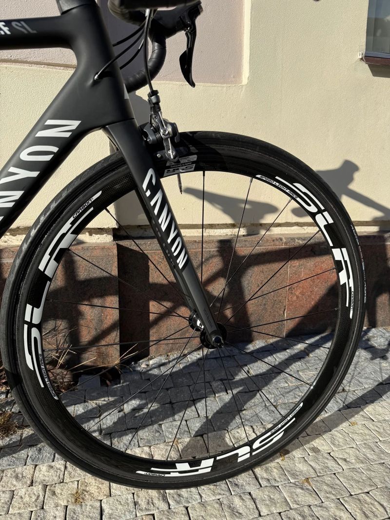 Canyon Ultimate CF SL 9.0, vel. M, váha 6,8kg