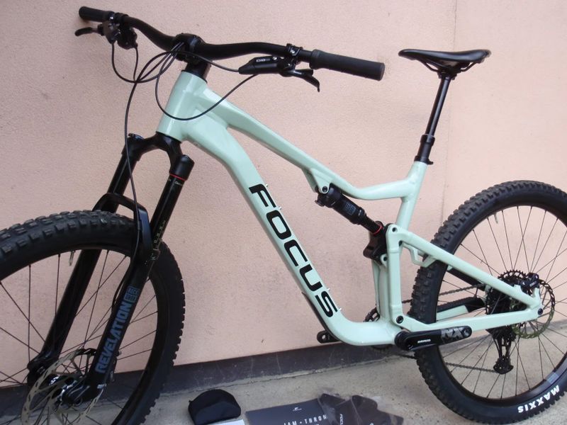 Téměř nový Focus Jam 6.8 XL