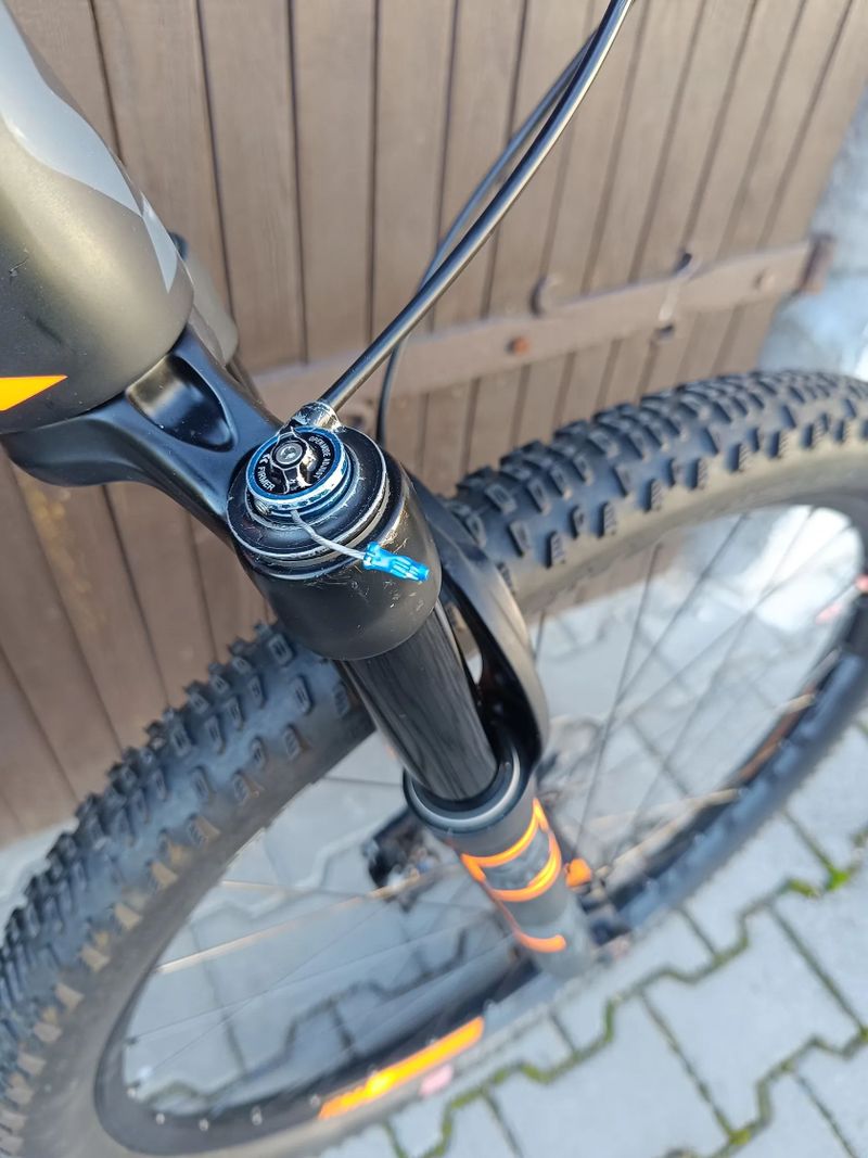 SCOTT SCALE 910 - komplet na Shimano XT - hmotnost 10kg!!