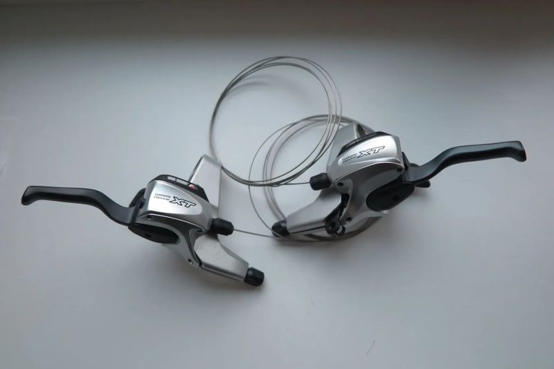 Shimano Dual control XT 3x9