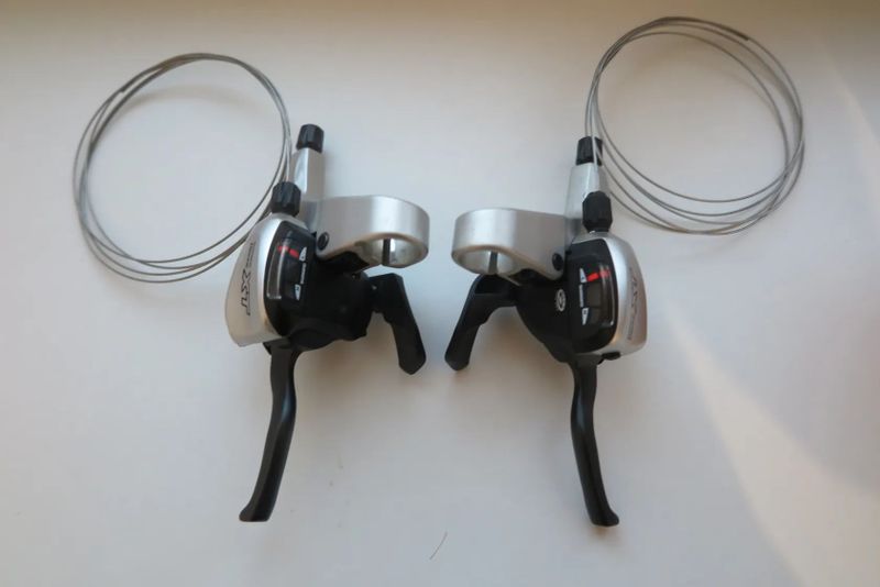 Shimano Dual control XT 3x9