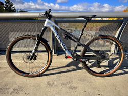Canyon Neuron CF 8 2023 vel. M – FOX 36, SRAM GX AXS, TOP