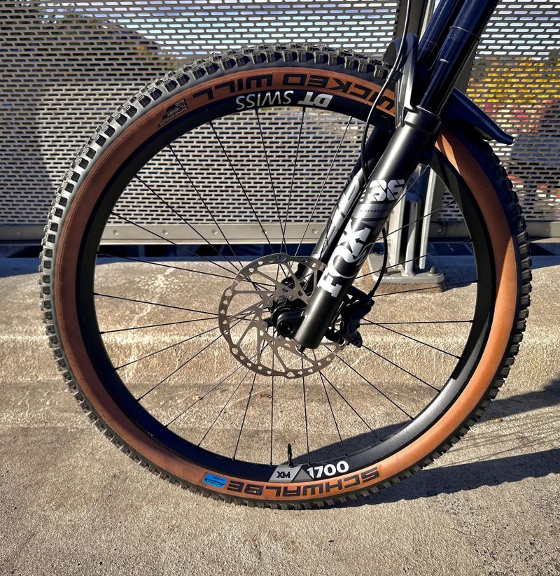 Canyon Neuron CF 8 2023 vel. M – FOX 36, SRAM GX AXS, TOP