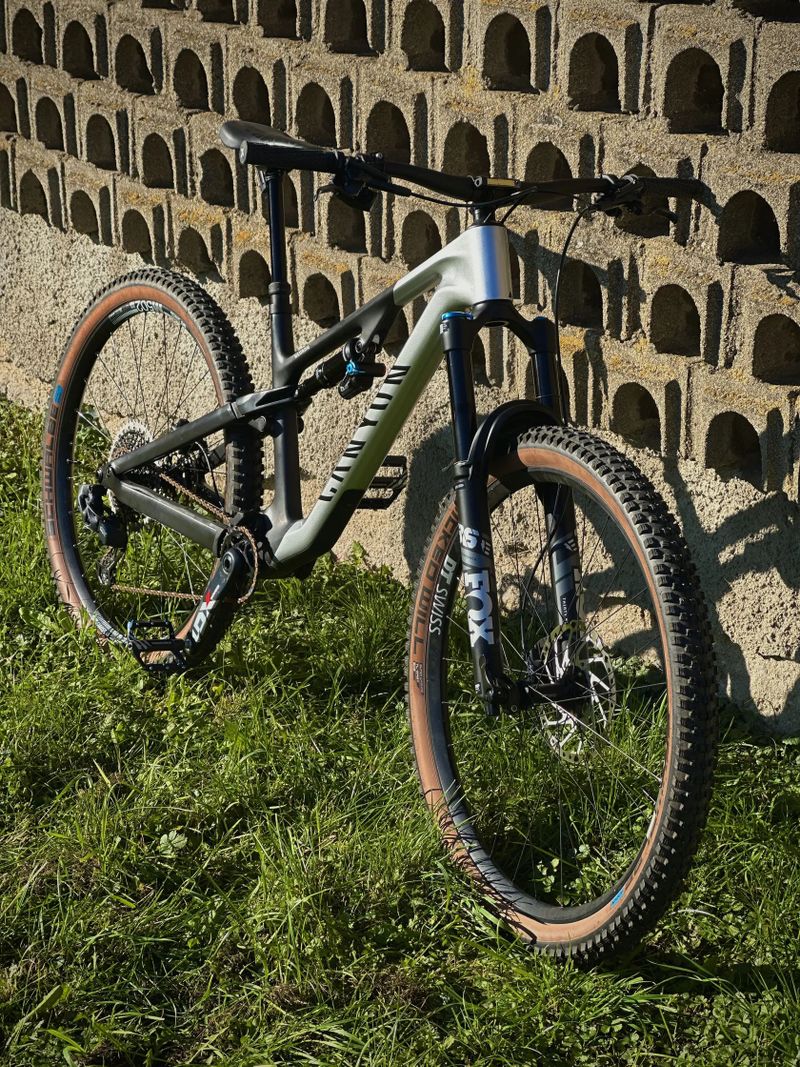 Canyon Neuron CF 8 2023 vel. M – FOX 36, SRAM GX AXS, TOP