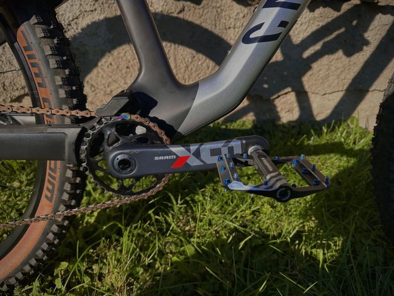 Canyon Neuron CF 8 2023 vel. M – FOX 36, SRAM GX AXS, TOP