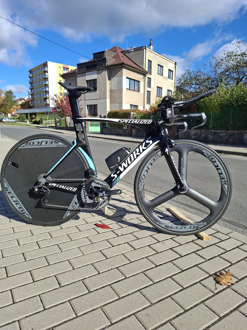 Časovkářské kolo s-works shiv vel. L