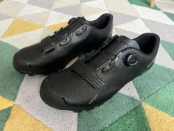 Cyklisticke MTB tretry Trek Foray, vel.46 (nove)