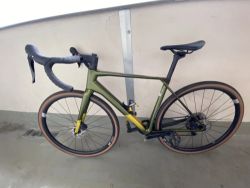 Superior X-Road Team Comp GR Olive/Chrome 2023